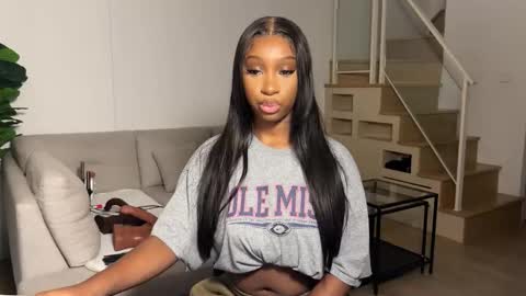 Fantasy Black Girl online show from November 3, 7:09 am