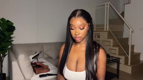 Fantasy Black Girl online show from November 14, 9:11 am