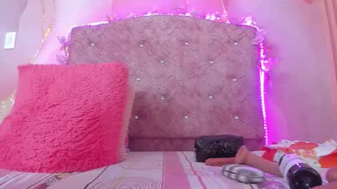 violet__taylor_ online show from February 23, 3:31 am