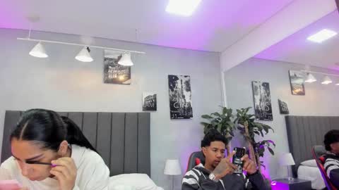 Violet and Myers online show from November 18, 11:24 am