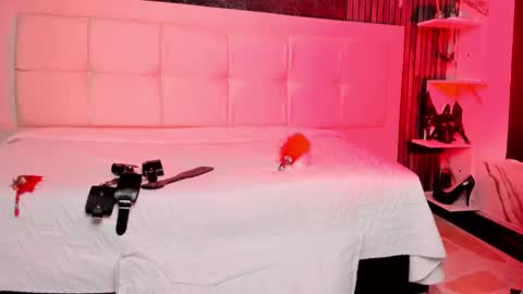 Violet online show from October 16, 5:56 pm