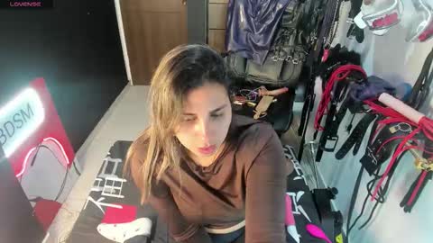 Snapshot of violet_bdsmx chatting on October 14, 8:23 pm Kim online show from October 14, 8:23 pm