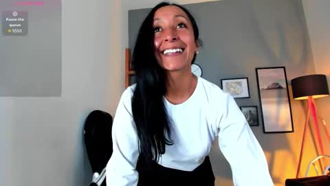 violet_kumar online show from December 1, 7:45 pm