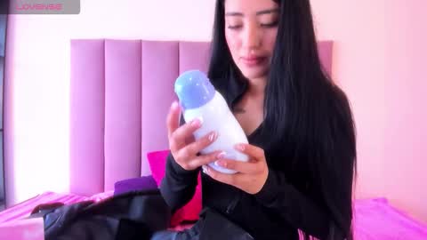 violet online show from December 19, 2:56 pm