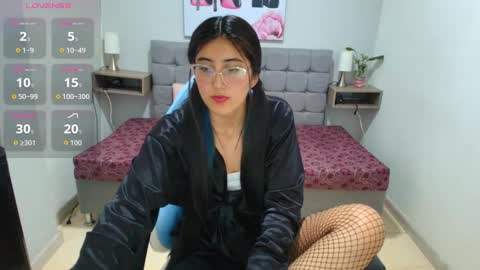 Violet  online show from November 18, 1:03 pm