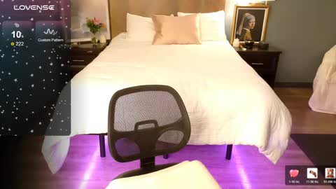 violet_winter97 online show from May 15, 5:05 am