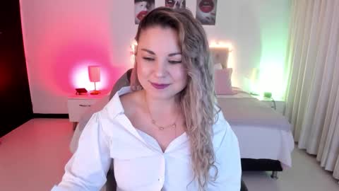 Snapshot of violeta_hotter_ chatting on October 13, 11:45 am violeta_hotter_ online show from October 13, 11:45 am