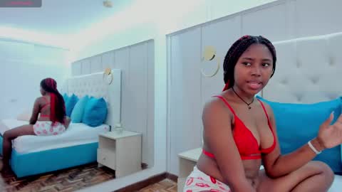 Snapshot of violeta_ruiz_ chatting on March 1, 3:49 pm violeta_ruiz_ online show from March 1, 3:49 pm