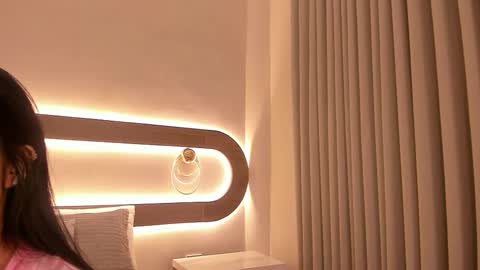 Violeta Sum online show from March 20, 12:10 pm