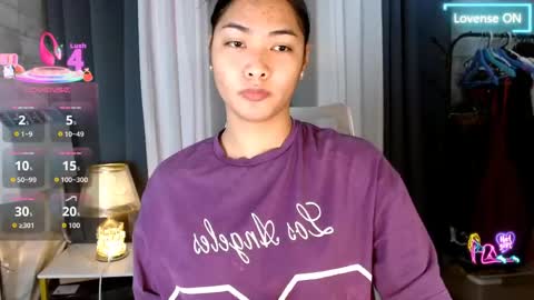 violet online show from April 18, 2:02 am