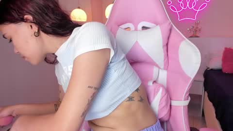 Violeth Hill online show from March 5, 8:10 pm