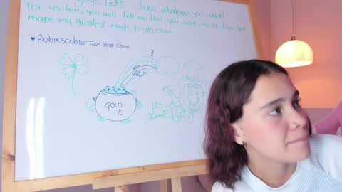 Violeth Hill online show from March 5, 11:16 pm