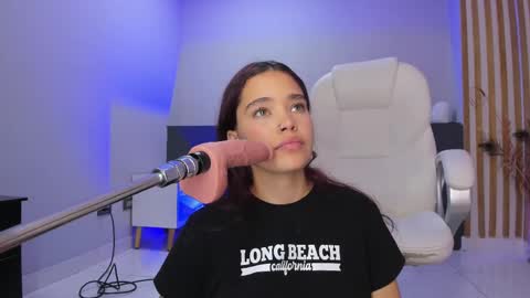 Violeth Hill online show from March 6, 8:48 pm