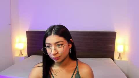 V I O L E T online show from March 4, 11:51 am