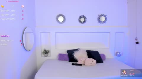 V I O L E T online show from December 9, 4:05 pm