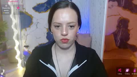 violethh_tay online show from March 3, 7:10 pm