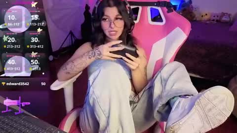   online show from November 26, 8:49 pm