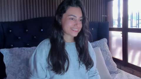 Snapshot of violetrousse chatting on October 22, 7:37 pm Violet Rousse online show from October 22, 7:37 pm