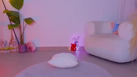 violetssweet online show from October 3, 2:32 am