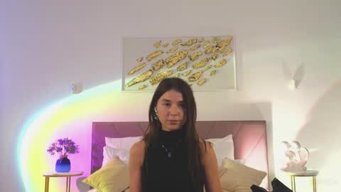 violetta_finch online show from April 2, 10:00 am