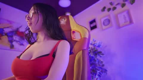 violett online show from May 29, 8:51 pm