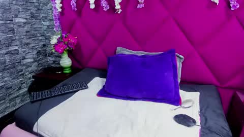 Violetta Rousse  online show from September 9, 1:55 pm