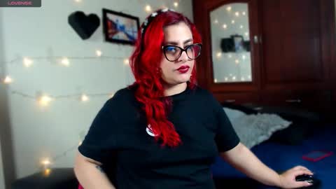 violettalynn online show from January 18, 1:42 pm