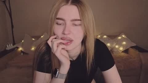 ViolettaOtis online show from April 15, 5:38 pm