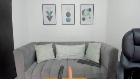 Snapshot of violettasweet_ chatting on October 20, 3:17 pm Violetta online show from October 20, 3:17 pm