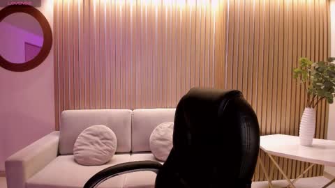 Snapshot of violettcastel chatting on September 9, 6:41 pm Violett Castel online show from September 9, 6:41 pm