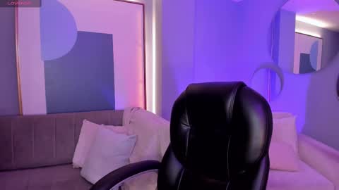 Snapshot of violettcastel chatting on March 12, 7:25 pm Violett Castel online show from March 12, 7:25 pm