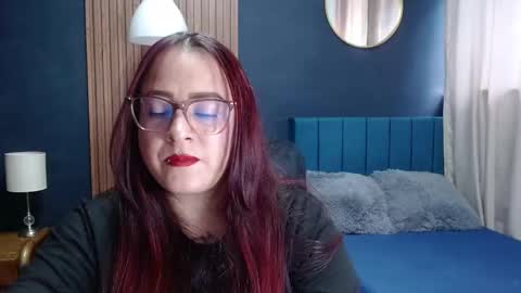 violette online show from March 26, 2:33 pm