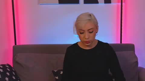 Violet online show from February 19, 1:18 am