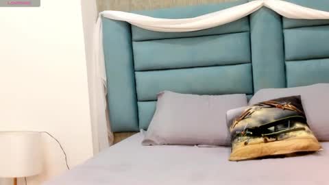 violet rossy online show from April 18, 7:07 pm