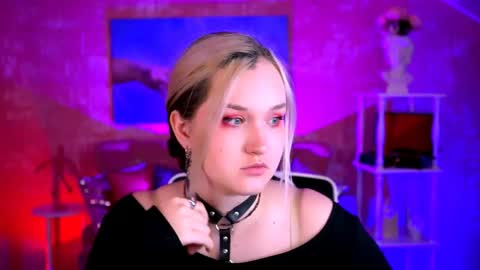 Violett online show from May 29, 8:23 am