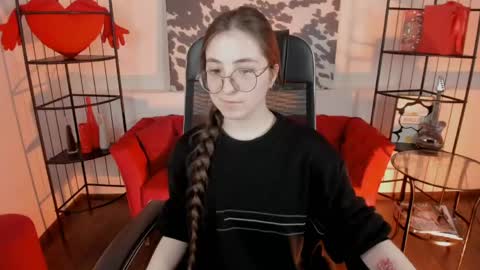 your love online show from April 25, 7:55 pm