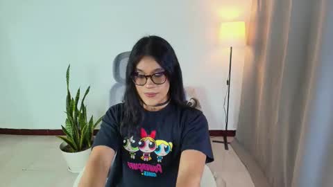 VittaaaPlease help me with your thumbs up its important  online show from October 17, 2:15 am