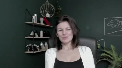 Vivian online show from March 31, 6:03 am