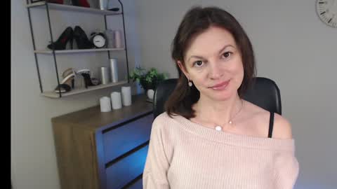 Vivian online show from February 20, 10:27 am