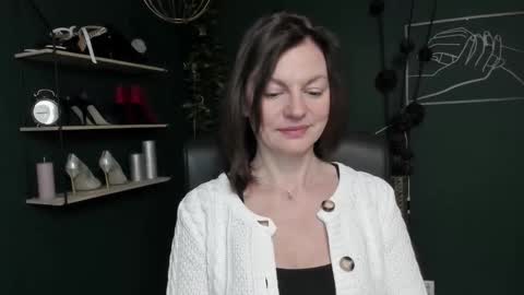 Vivian online show from October 15, 6:38 am