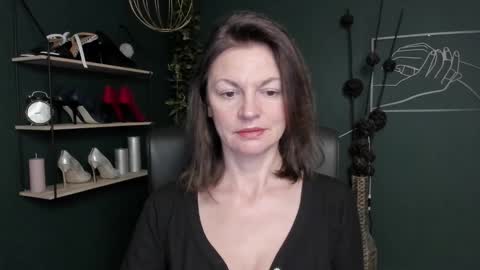 Vivian online show from October 9, 7:14 am