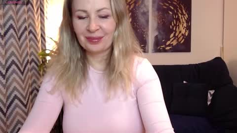 Vivian online show from November 8, 6:44 pm