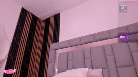 Vivi online show from October 22, 12:18 pm