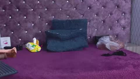 VivianRose online show from December 23, 4:51 am