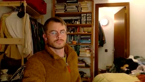 Viv online show from April 3, 7:32 pm