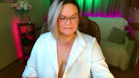 Vivien online show from September 23, 11:04 am