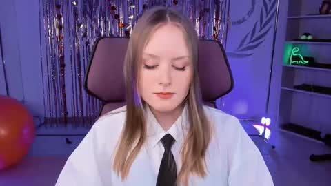 Vivien online show from March 9, 6:21 pm