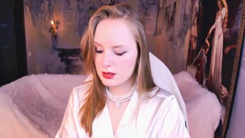 Vivien online show from April 4, 5:25 am