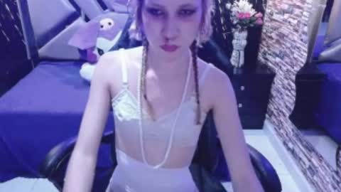 vivienne hadid online show from July 29, 9:59 pm
