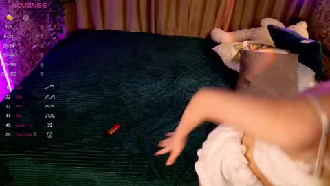 Mia Skaidrite online show from November 19, 9:52 am